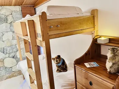 Un ou plusieurs lits dans un hébergement de l'établissement Spacieux T2 cabine avec balcon et accès WIFI à Tignes - FR-1-411-678