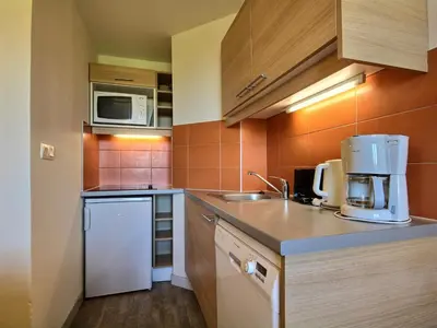 Cuisine ou kitchenette dans l'établissement Studio-cabine pour 4 à Belle Plagne avec balcon - FR-1-455-182