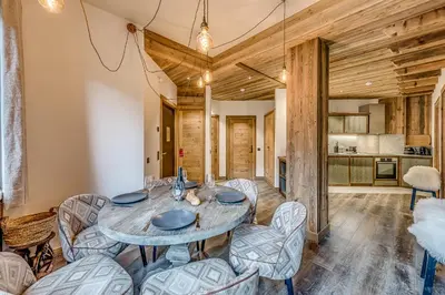 Cuisine ou kitchenette dans l'établissement Appartement FORNET à l'Hôtel LE VAL D'ISERE