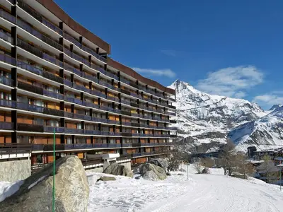 Vue générale sur la montagne ou vue sur la montagne depuis l'appartement