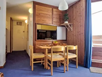 Cuisine ou kitchenette dans l'établissement Apartment Le Borsat - Val Claret-15 by Interhome
