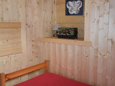 Cuisine ou kitchenette dans l'établissement Agréable rez de jardin dans chalet avec animaux admis, pour 3 personnes - FR-1-464-183