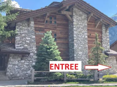 Plan de l'établissement Chalet design 5* avec piscine, hammam, cinéma et parking à Val d'Isère - FR-1-567-35