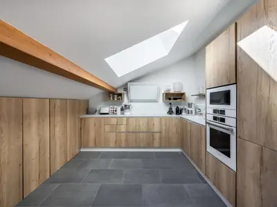 Cuisine ou kitchenette dans l'établissement Appartement contemporain skis aux pieds avec parking au cœur de Courchevel 1650 - FR-1-563-83