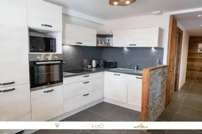 Cuisine ou kitchenette dans l'établissement MARMOTTE 102 - Beau T4 pour 10, aux pieds des pistes