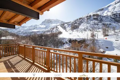 Vue générale sur la montagne ou vue sur la montagne depuis l'appartement