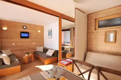 Coin salon dans l'établissement Résidence Agate - Studio divisible lumieux et chaleureux · Accès direct aux pistes · Vue pistes MAE-2635