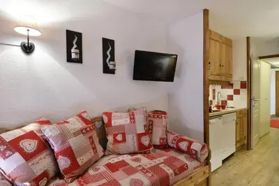 Télévision ou salle de divertissement dans l'établissement Résidence Themis - Magnifique appartement · Skis aux pieds · Vue pistes · Casier à skis MAE-3485