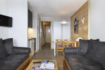 Coin salon dans l'établissement Résidence Licorne - Appartement rénové · Accès direct aux pistes · Vue pistes · Balcon MAE-3497
