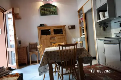 Cuisine ou kitchenette dans l'établissement Résidence Croix Du Sud - Spacieux et agréable appartement · Cœur de station · Vue vallée · Balcon MAE-3541