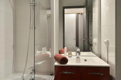 Salle de bains dans l'établissement Résidence Themis - Studio rénové · Ski aux pieds · Vue pistes · Casier à skis MAE-3543