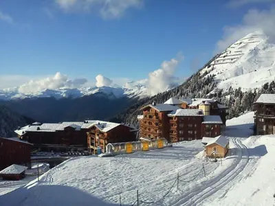 Vue générale sur la montagne ou vue sur la montagne depuis l'appartement