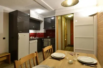 Cuisine ou kitchenette dans l'établissement Résidence Phoenix - Appartement tout confort · Proche cœur de station · Balcon MAE-3563
