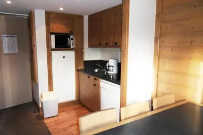 Cuisine ou kitchenette dans l'établissement Résidence Nereides - Appartement agréable · Accès direct aux pistes · Vue pistes · Balcon MAE-3564