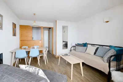 Coin salon dans l'établissement Résidence Carene - Appartement tout confort et agréable · Proche des pistes · Vue pistes MAE-3581