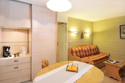 Coin salon dans l'établissement Résidence Aigue-marine - Appartement lumineux · Skis aux pieds · Vue pistes · Balcon MAE-3582