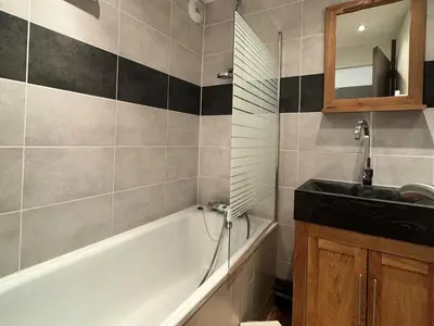 Salle de bains dans l'établissement Résidence Phoenix - Appartement tout confort · Proche cœur de station · Vue pistes MAE-3606