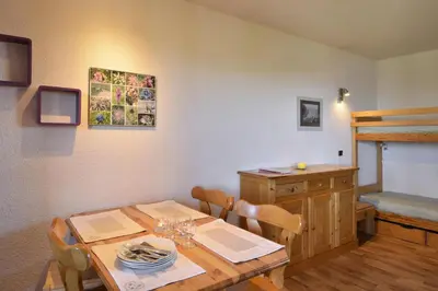 Un ou plusieurs lits dans un hébergement de l'établissement Résidence Beryl - Studio agréable · Centre station · Vue vallée · Balcon MAE-3610