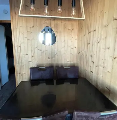 Coin salon dans l'établissement Résidence Licorne - Studio récemment rénové · Accès direct aux pistes · Vue pistes MAE-3622
