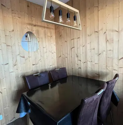 Coin salon dans l'établissement Résidence Licorne - Studio récemment rénové · Accès direct aux pistes · Vue pistes MAE-3622