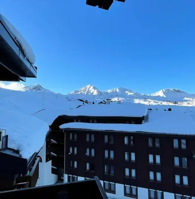 Vue générale sur la montagne ou vue sur la montagne depuis l'appartement