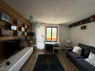 Coin salon dans l'établissement Résidence Carene - Appartement chaleureux · Proche des pistes · Vue pistes · Balcon MAE-3623