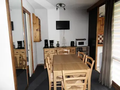 Télévision ou salle de divertissement dans l'établissement Résidence Agate - Studio divisible chaleureux · Au pied des pistes · Vue pistes MAE-3626
