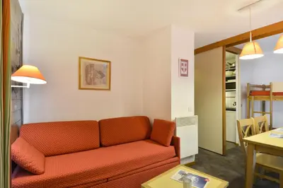 Coin salon dans l'établissement Résidence Croix Du Sud - Chaleureux studio · Cœur de station · Vue pistes · Balcon MAE-3637