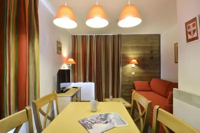 Coin salon dans l'établissement Résidence Croix Du Sud - Chaleureux studio · Cœur de station · Vue pistes · Balcon MAE-3637