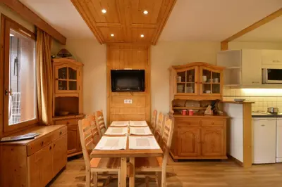Cuisine ou kitchenette dans l'établissement Résidence Phoenix - Appartement tout confort et agréable · Proche cœur de station · Vue pistes MAE-3649
