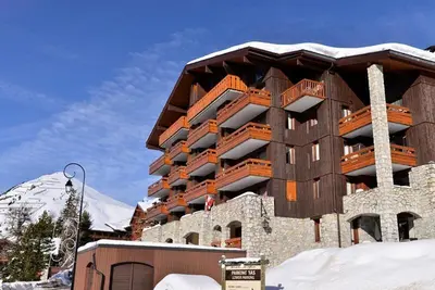 Vue générale sur la montagne ou vue sur la montagne depuis l'appartement