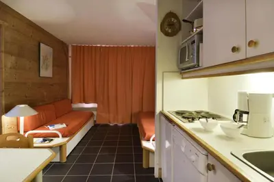 Cuisine ou kitchenette dans l'établissement Résidence Themis - Appartement lumineux et fonctionnel· Accès direct aux pistes · Vue pistes MAE-3665