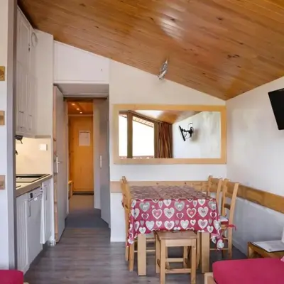 Résidence Andromede - Appartement fonctionnel · Skis aux pieds · Vue pistes · Balcon MAE-3684