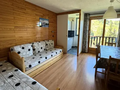 Télévision ou salle de divertissement dans l'établissement Résidence Turquoise - Appartement fonctionnel · Skis aux pieds · Balcon · Vue pistes MAE-3689