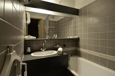 Salle de bains dans l'établissement Résidence Carene - Appartement agréable · Proche des pistes · Vue pistes · Balcon MAE-3691