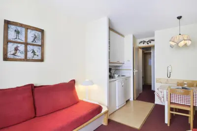 Cuisine ou kitchenette dans l'établissement Résidence Callisto - Studio agréable · Skis aux pieds · Vue pistes · Casier à skis MAE-3711