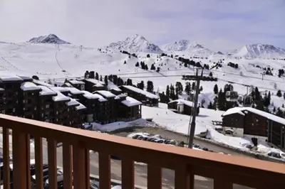 Vue générale sur la montagne ou vue sur la montagne depuis l'appartement
