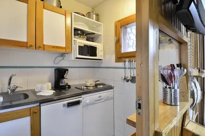 Cuisine ou kitchenette dans l'établissement Résidence Amethyste - Studio fonctionnel · À deux pas des pistes · Vue pistes MAE-3719