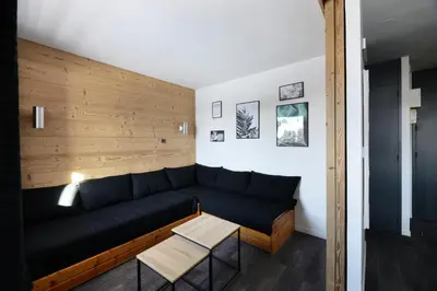 Coin salon dans l'établissement Résidence Aigue-marine - Studio sur les pistes entièrement rénové · Accès direct aux pistes · Balcon MAE-3732