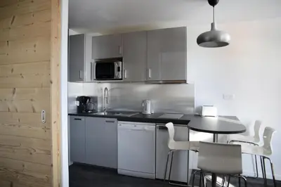 Cuisine ou kitchenette dans l'établissement Résidence Aigue-marine - Studio sur les pistes entièrement rénové · Accès direct aux pistes · Balcon MAE-3732