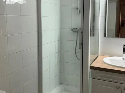 Salle de bains dans l'établissement Résidence Aigue-marine - Studio agréable · Accès direct aux pistes · Vue pistes MAE-3783