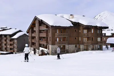 L'établissement Résidence Aigue-marine - Studio agréable · Accès direct aux pistes · Vue pistes MAE-3783 en hiver