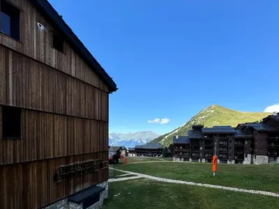 Vue générale sur la montagne ou vue sur la montagne depuis l'appartement