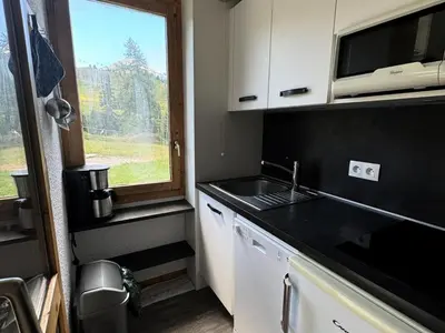 Cuisine ou kitchenette dans l'établissement Résidence Aigue-marine - Studio fonctionnel · Accès direct aux pistes · Vue pistes MAE-3789