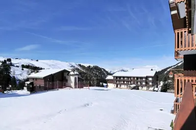 L'établissement Résidence Agate - Studio fonctionnel divisible · Accès direct aux pistes · Vue pistes MAE-3792 en hiver