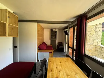 Cuisine ou kitchenette dans l'établissement Résidence Beryl - Studio divisible rénové · Cœur de station · Vue pistes · Balcon MAE-7123