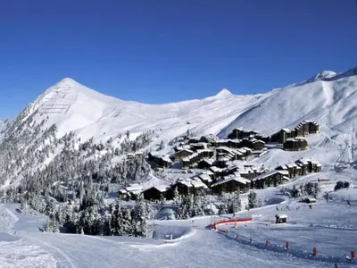 L'établissement Résidence Andromede - Studio fonctionnel avec balcon · Accès direct aux pistes · Vue pistes MAE-7135 en hiver