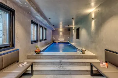 Piscine de l'établissement Chalet Monts by Les Etincelles ou située à proximité