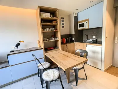 Cuisine ou kitchenette dans l'établissement Résidence Tommeuses - Appartement rénové·Pieds des pistes ·Balcon MAE-6699
