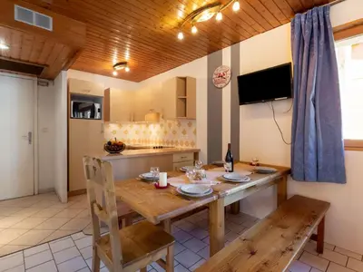 Télévision ou salle de divertissement dans l'établissement Apartment Super Tignes-2 by Interhome